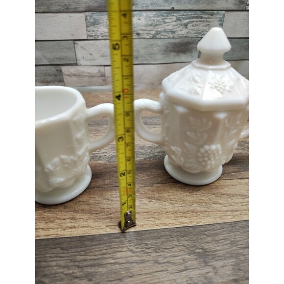 WESTMORELAND VINTAGE SUGAR BOWL & CREAMER Raised PANELED GRAPE WHITE MILK GLASS - Picture 7 of 10